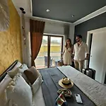 Luxe Sur Bed and breakfast