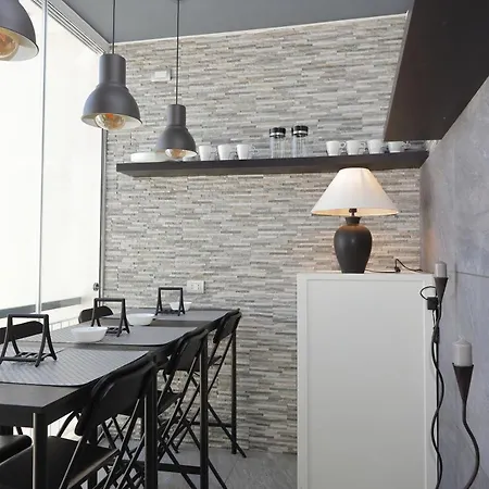 לינה וארוחת בוקר Luxe Sur