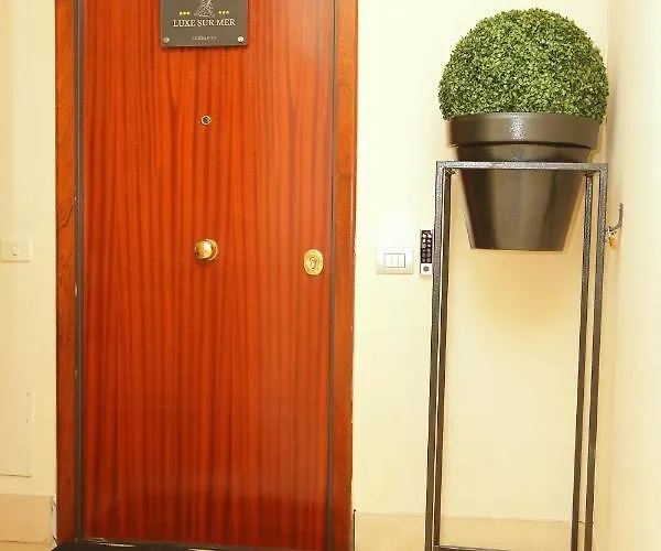 Luxe Sur Bed and breakfast 4*